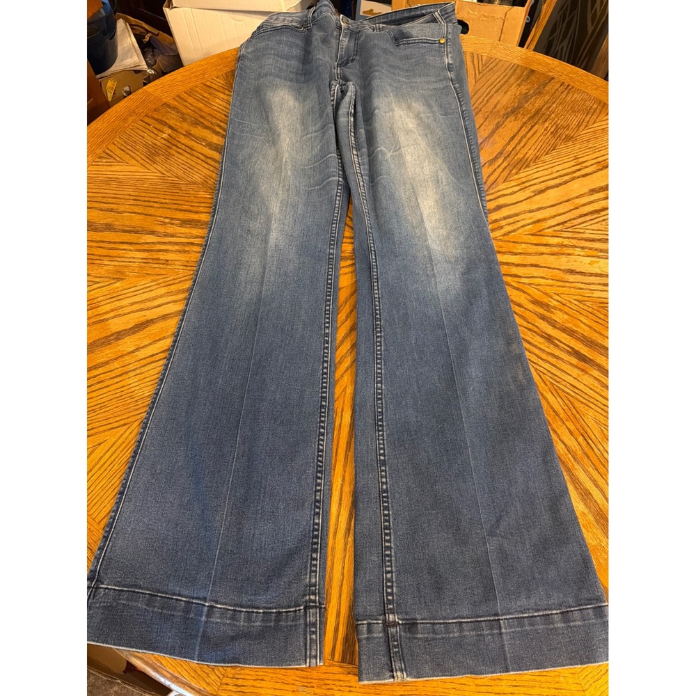 Cowgirl Tuff Co Womens Blue Flare Jeans Medium Wash Distressed W33 L37 Western